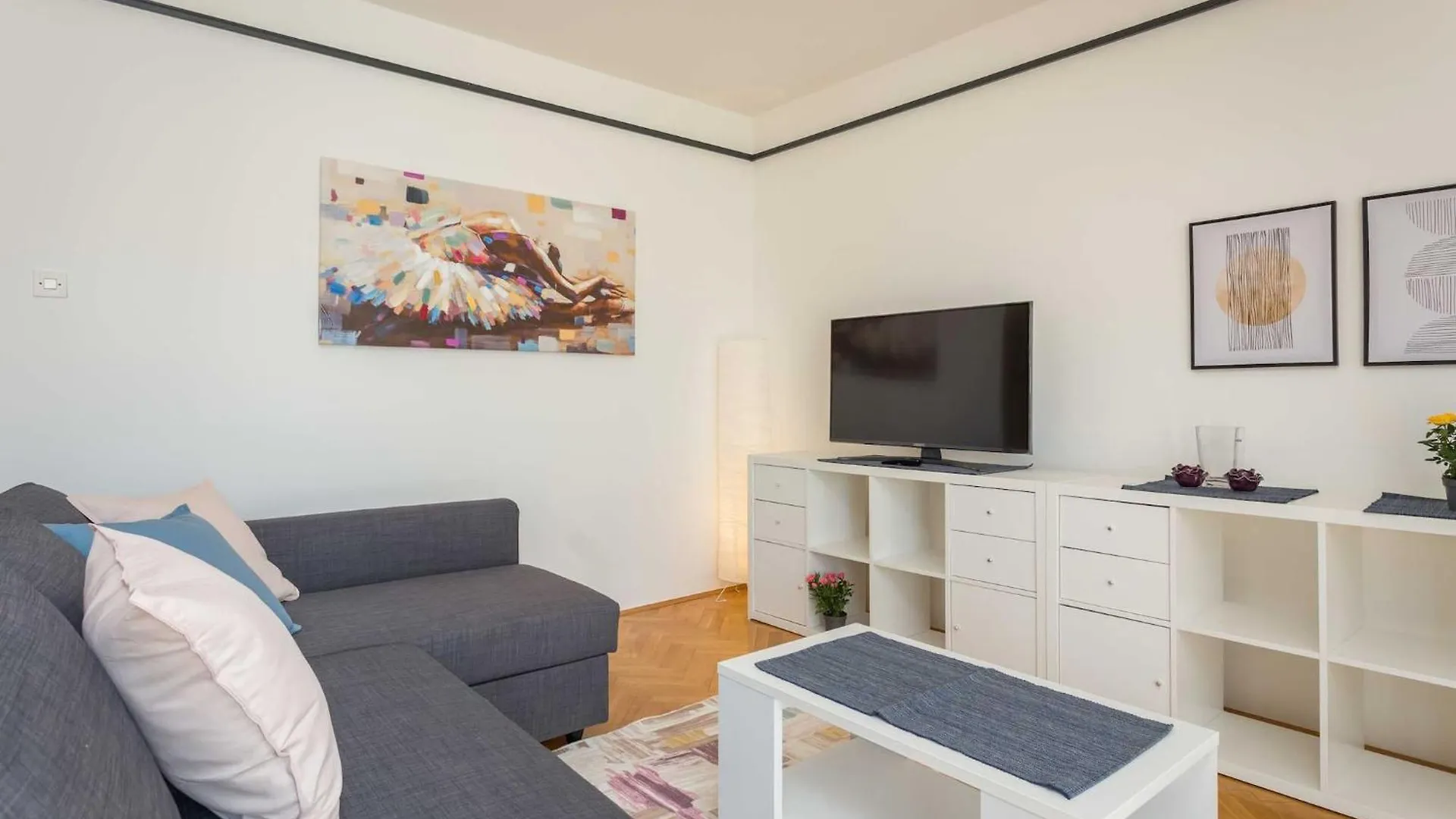 Apartment Nera Pula 0*,